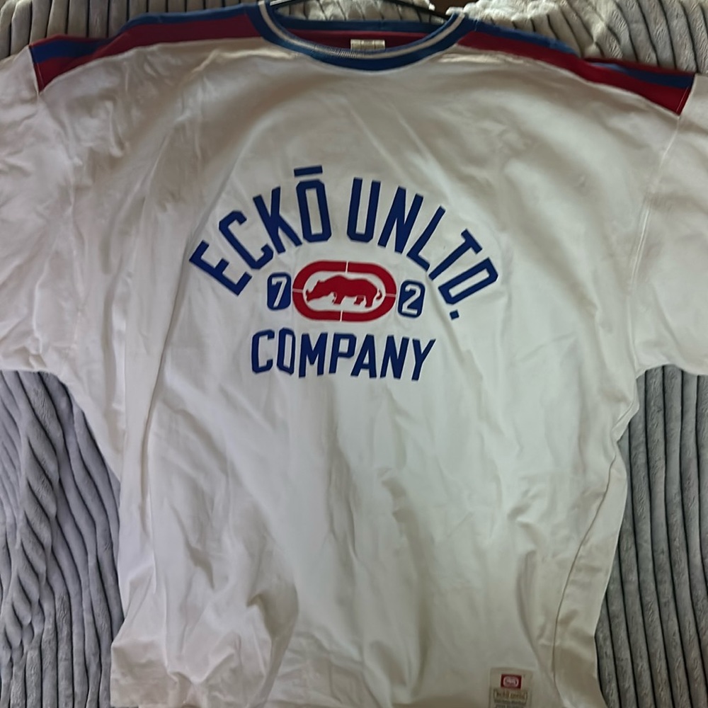 XL Mens Ecko UNLTD TSHirt, gently warn